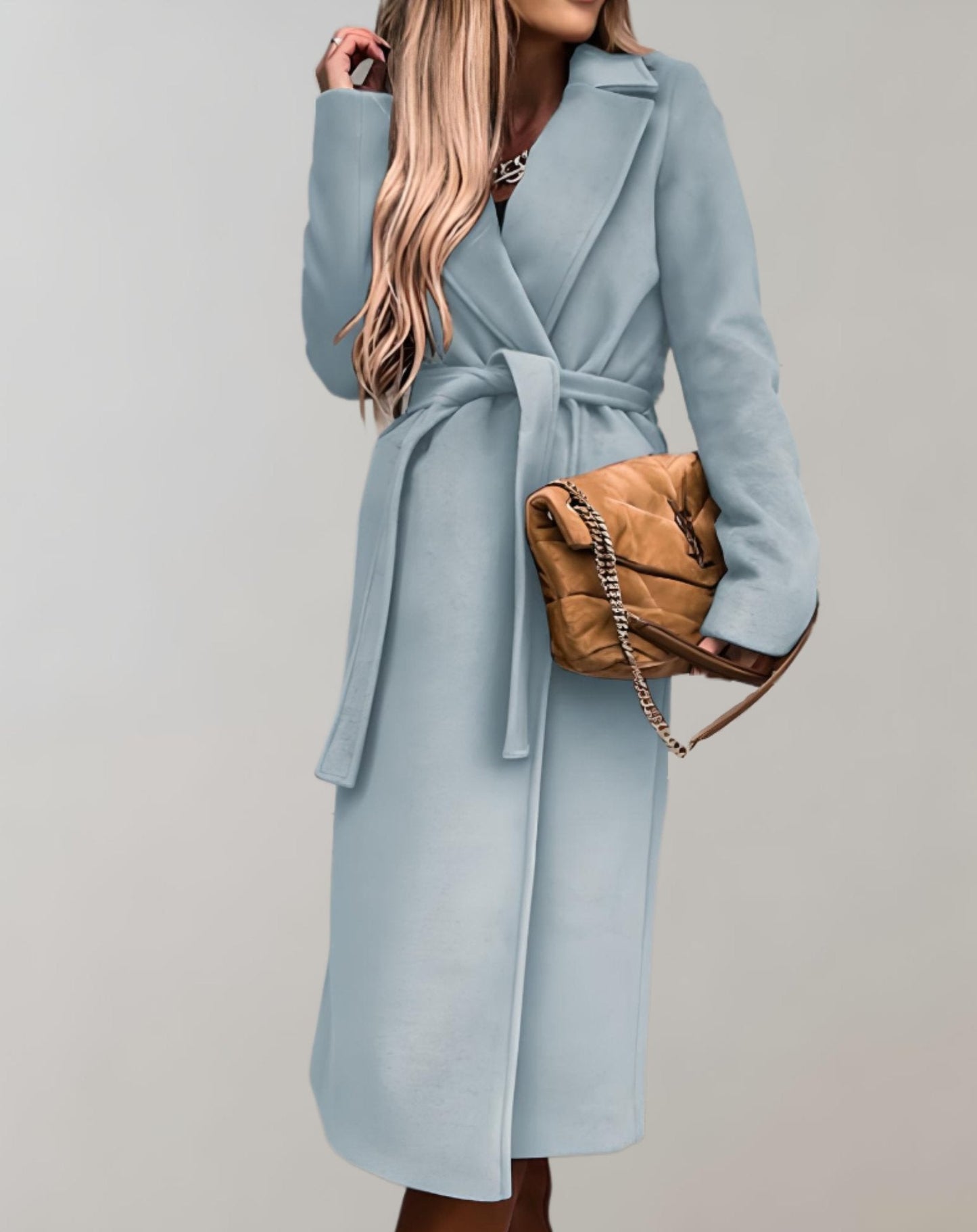 Rebeca | THE JACKET