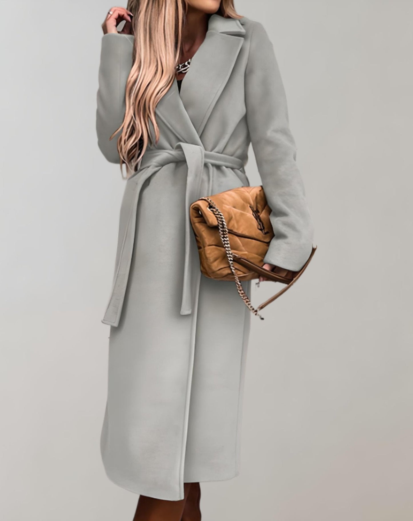 Rebeca | THE JACKET