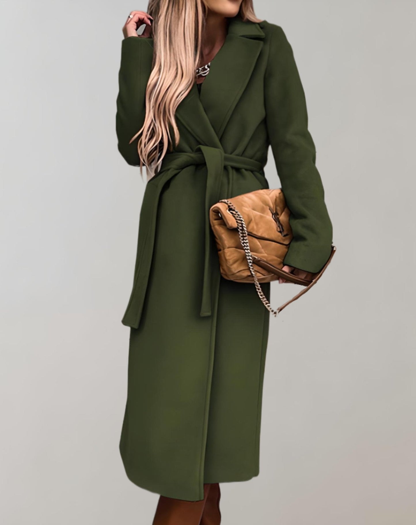 Rebeca | THE JACKET