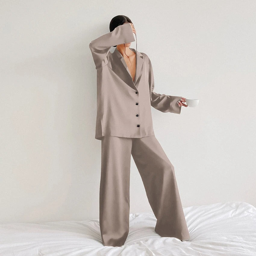 Iris | Oversized pajama set with silky elegance