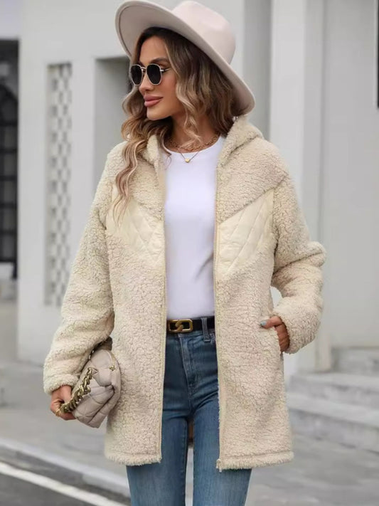 Marianna | Fluffy, long-sleeved hooded jacket with zip fastening