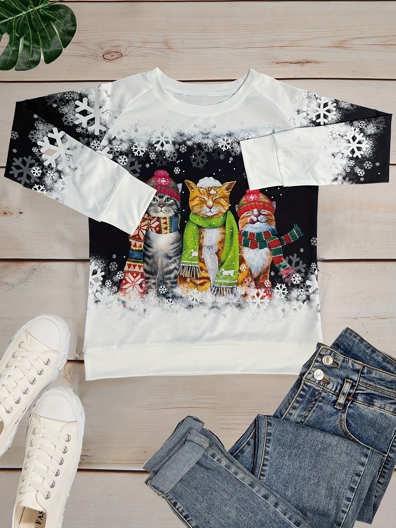 Aurora | Comfortable winter sweatshirt with cat motifs