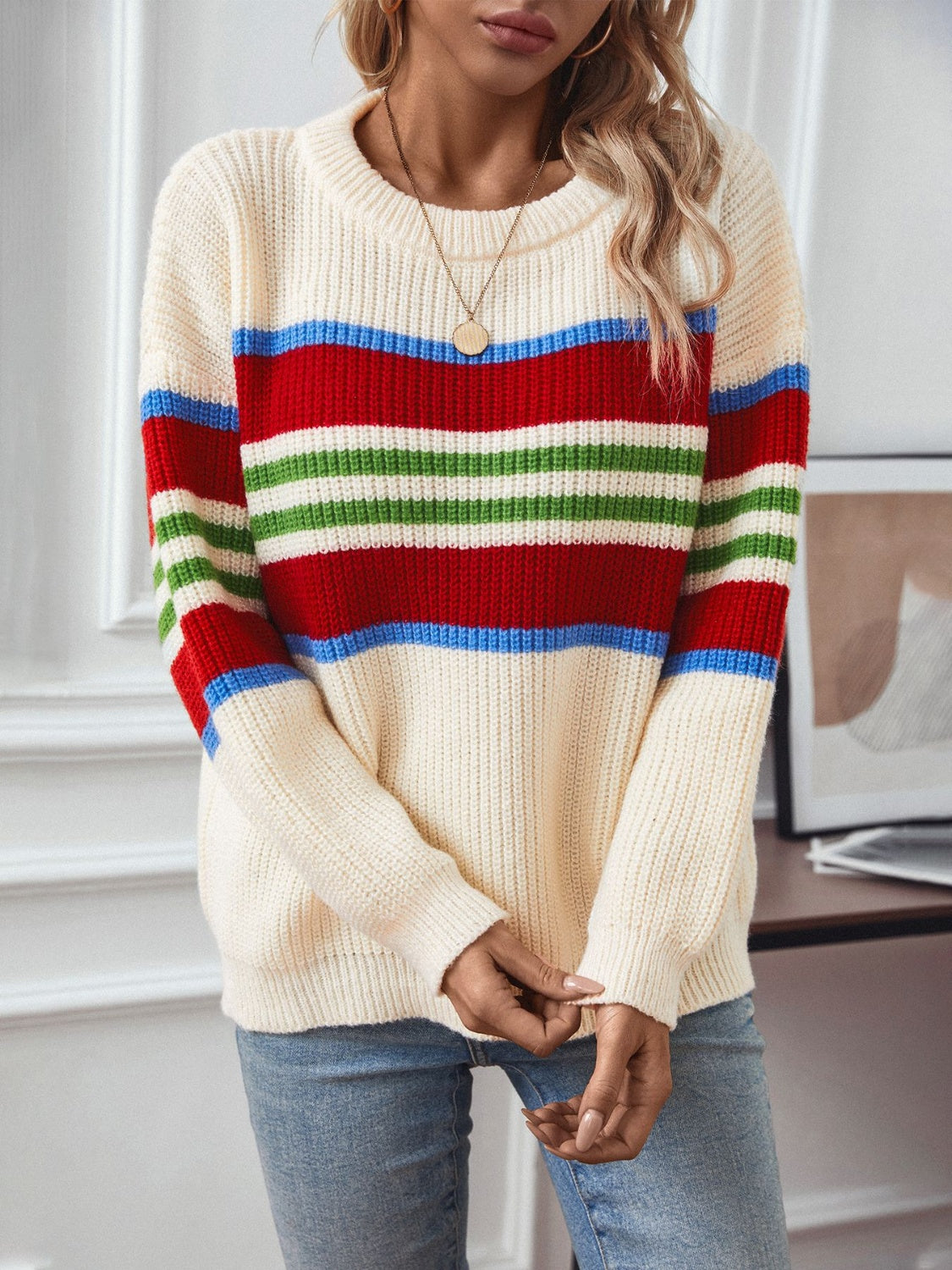 Barbara | Long-sleeved sweater with contrasting stripes and a crew neck