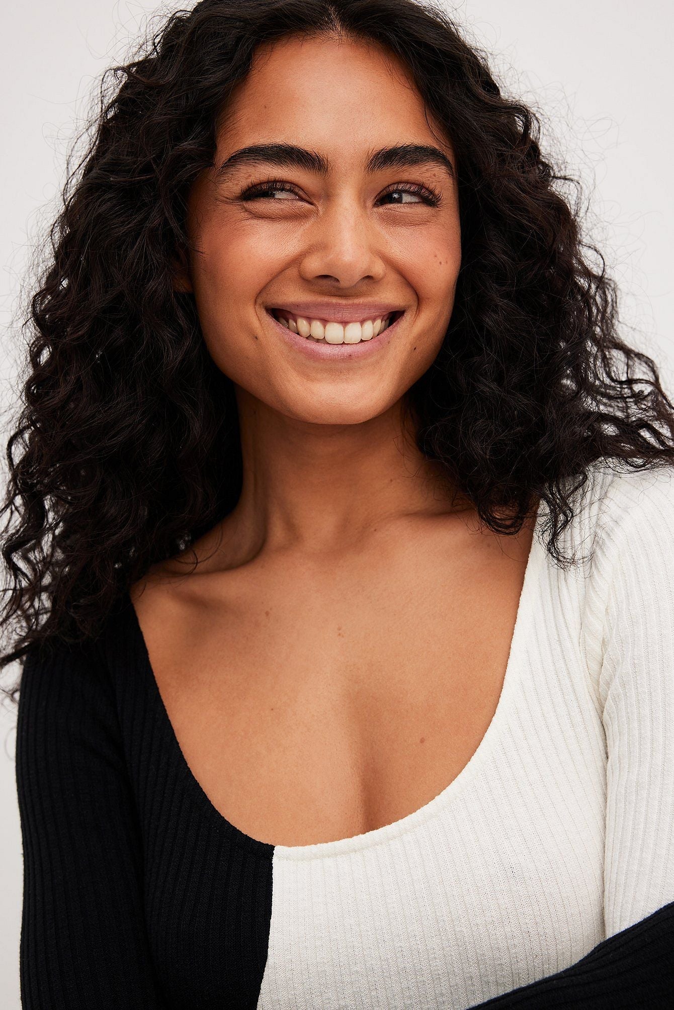 Xiomara® | Contrast Knit Midi Dress