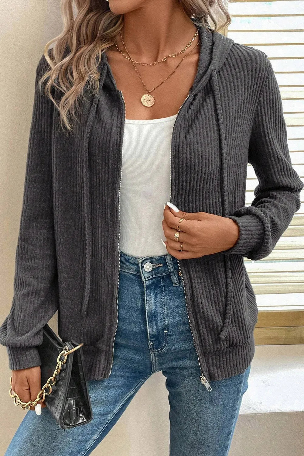 Bernadette | Long sleeve hooded jacket with drawstring and zip fastening