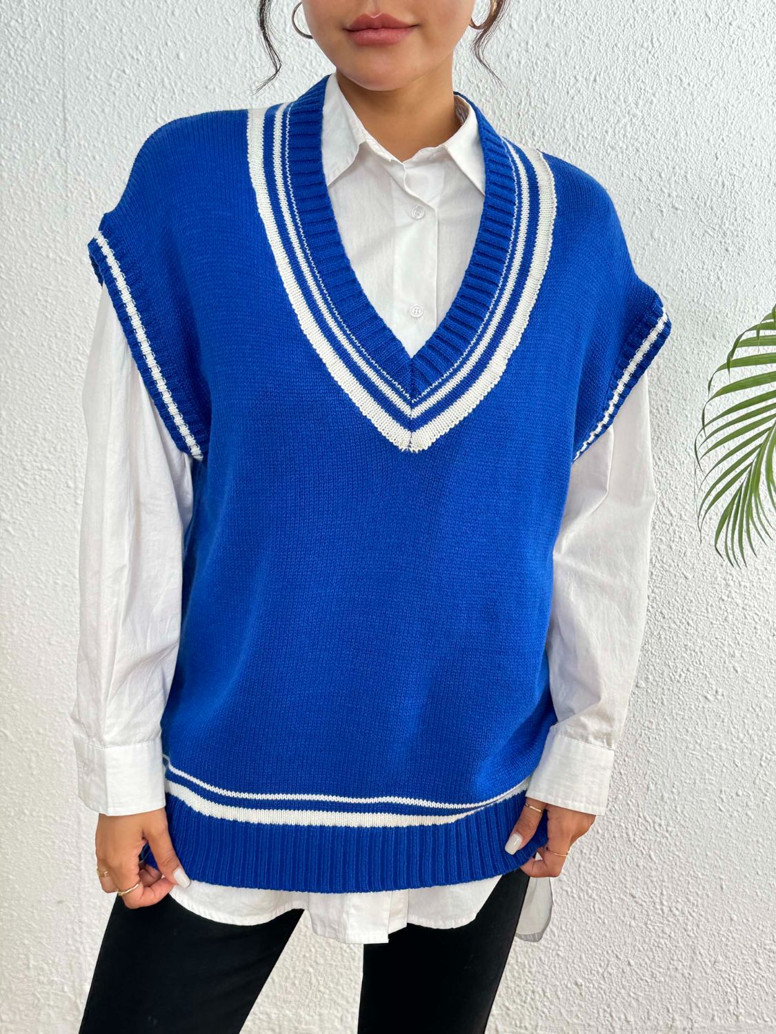 Margherita | Sweater vest with contrast trim and V-neck