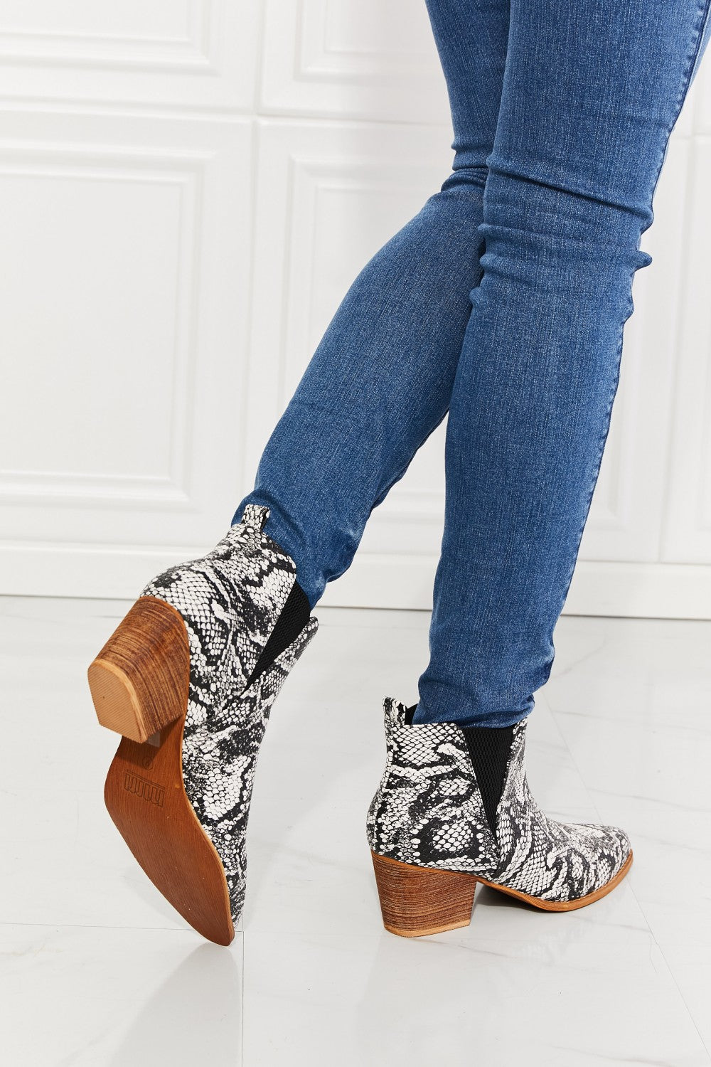 Maricarmen | Supportive and fashionable orthopedic footwear
