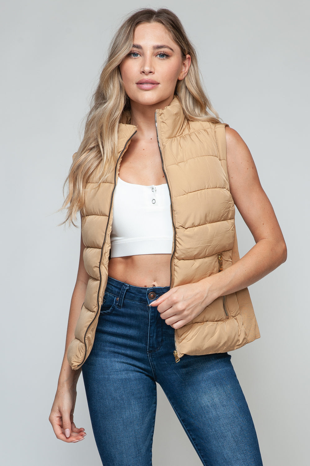 Alma | Snobbish turtleneck vest with zip and pockets