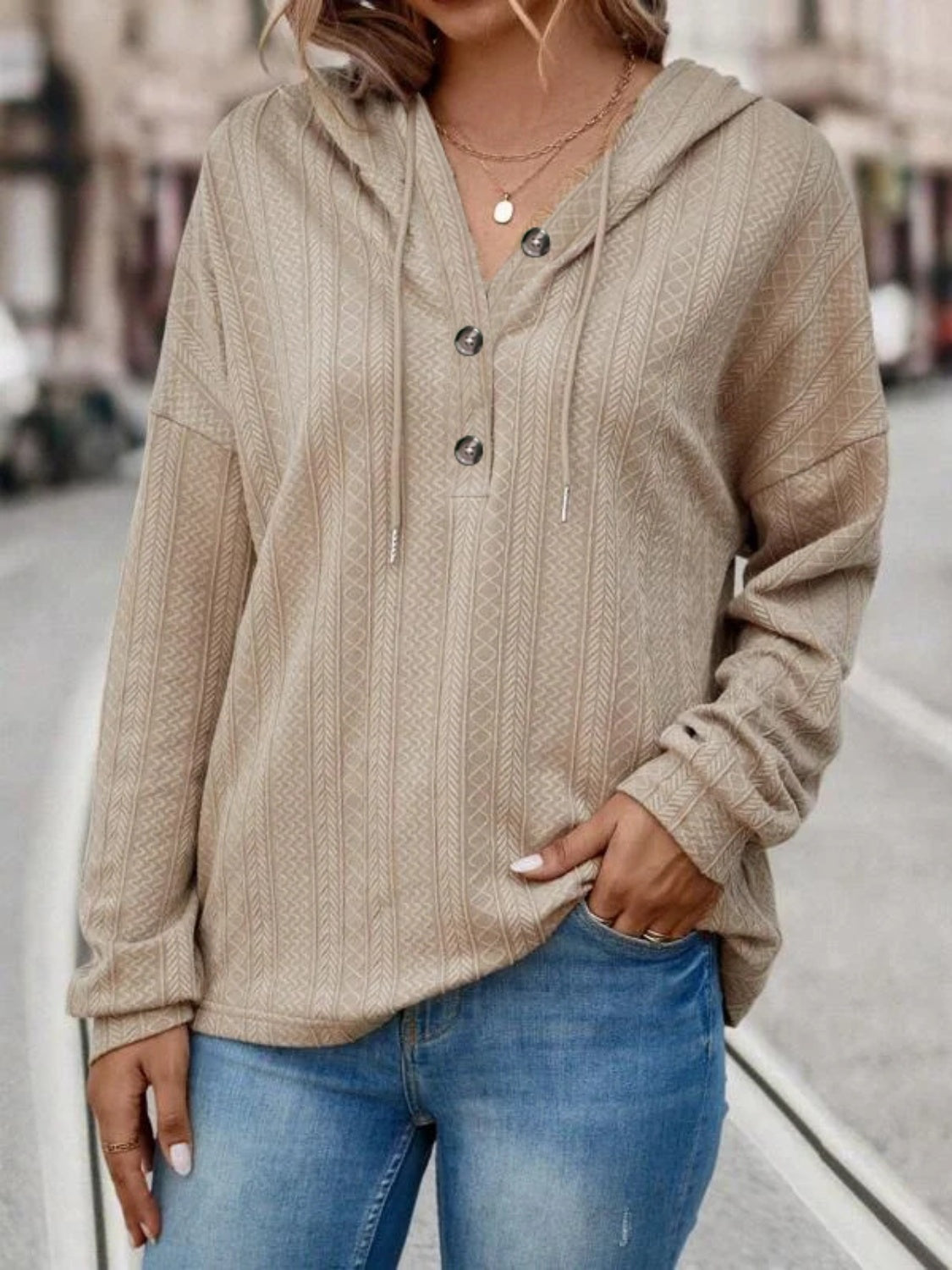 Carolina | Long sleeve hoodie with drawstring and dropped shoulders