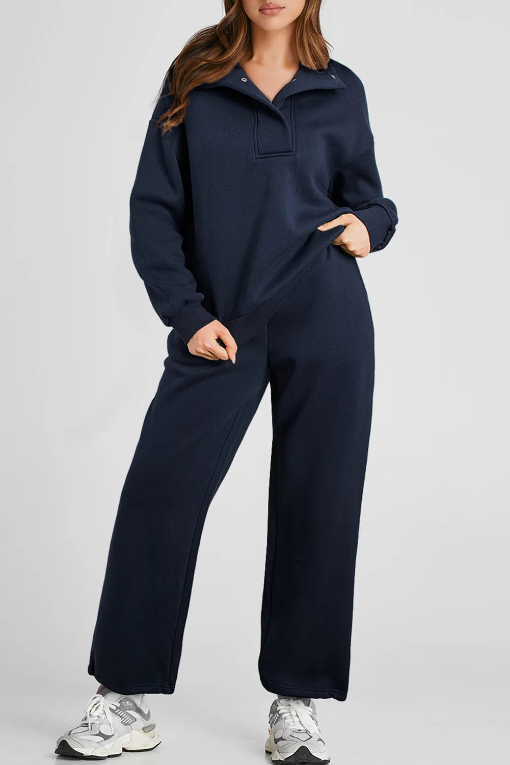 Lidia | Active set consisting of a long sleeve top and pants with a half-length snap fastening
