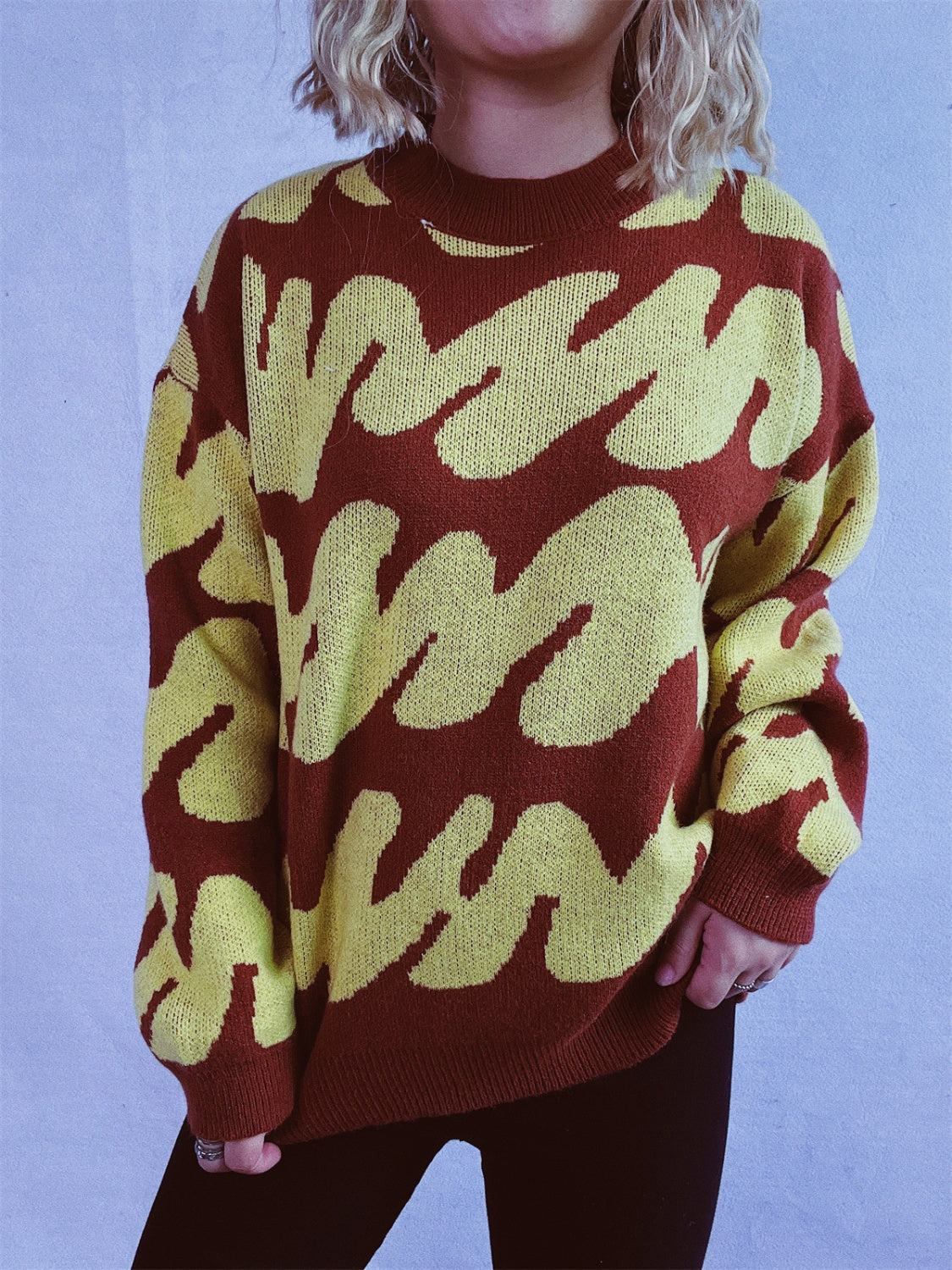 Anita | Contrasting long-sleeved sweater with a crew neck