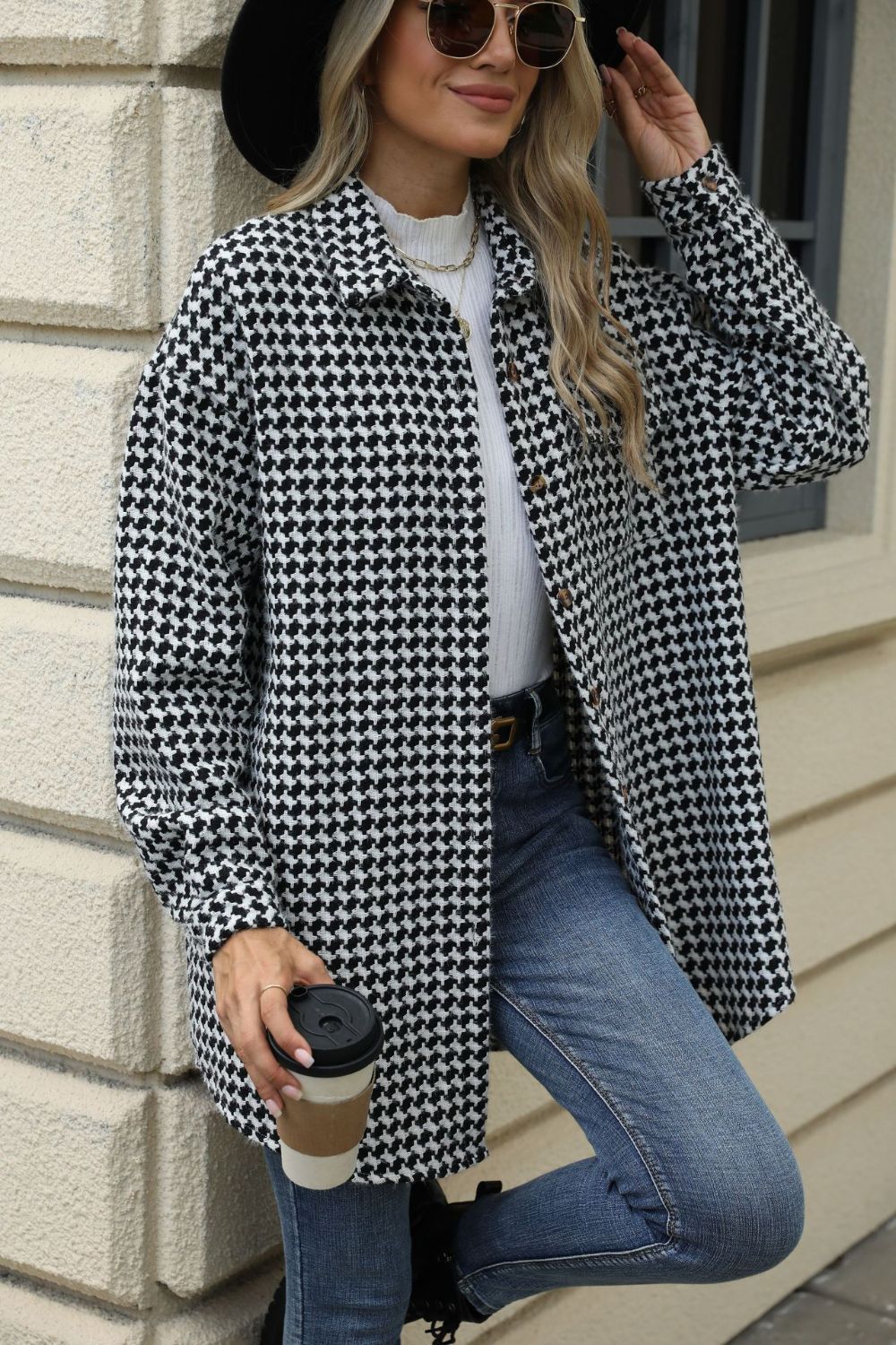 Anika | Houndstooth coat with buttons and dropped shoulders