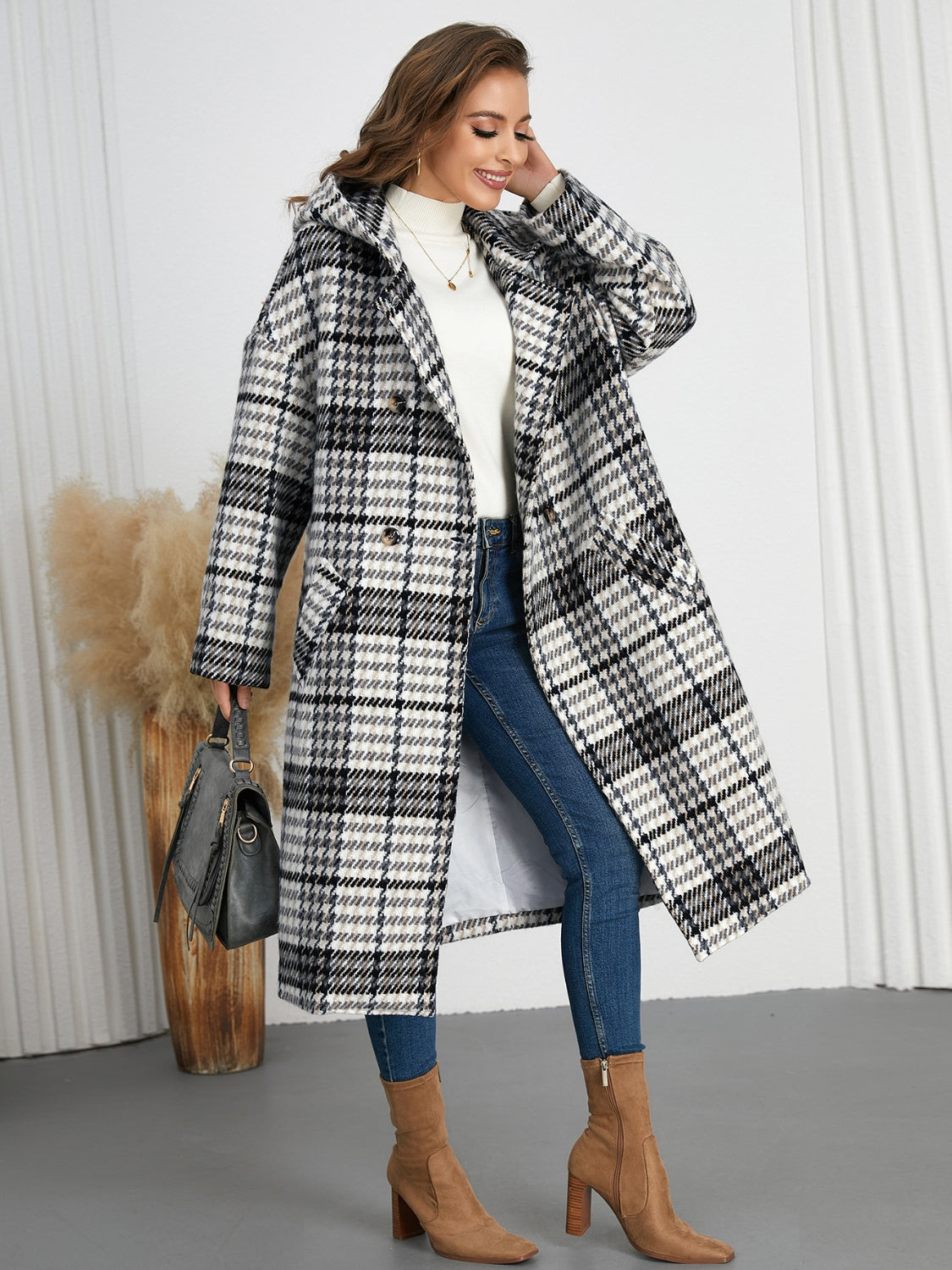Abigail | Checked double breasted long sleeve coat