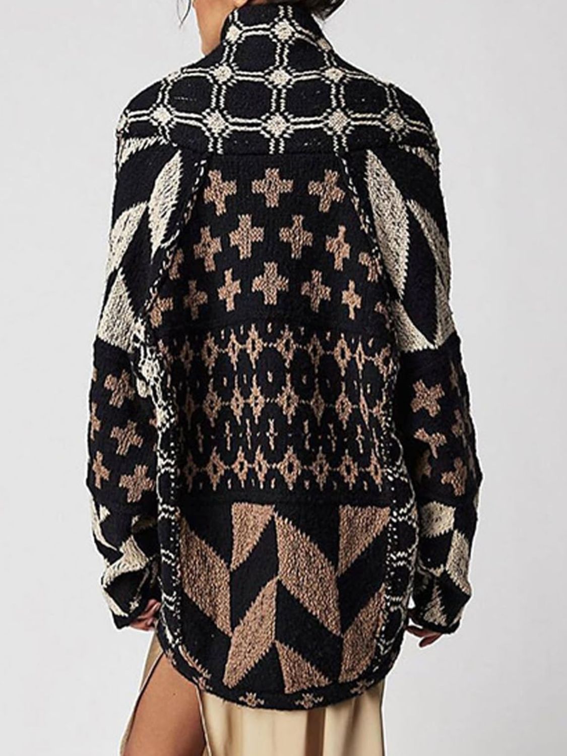 Manuela | Long sleeve cardigan with buttons and cross graphic
