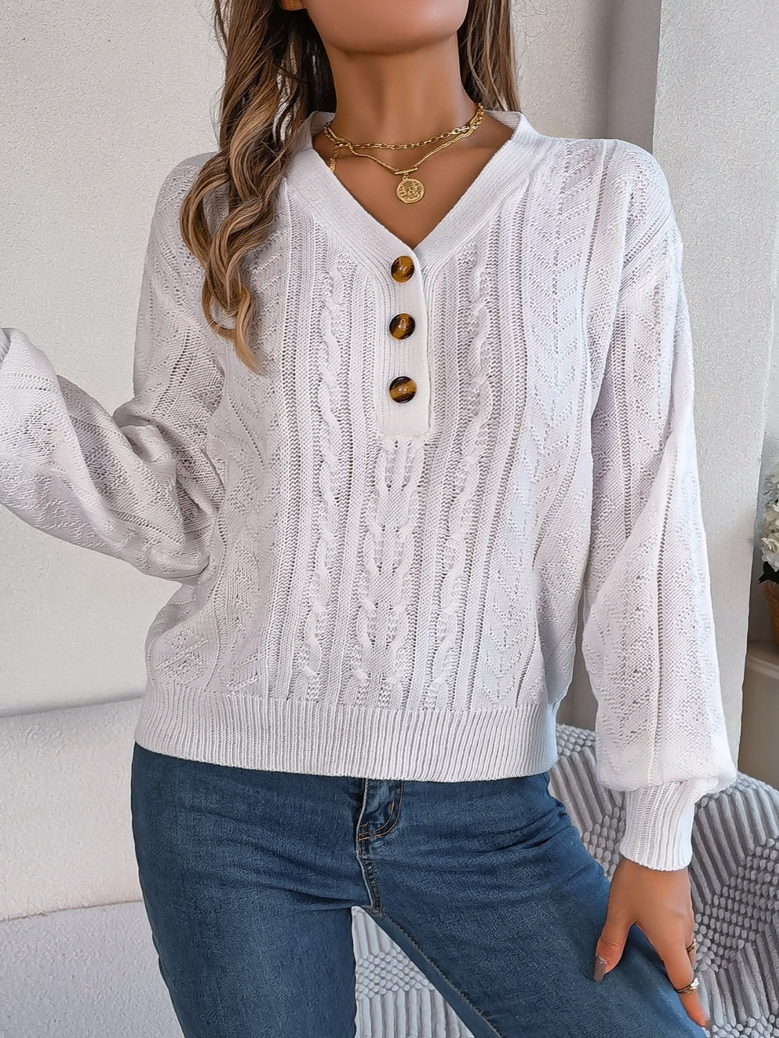 Maite | Long-sleeved sweater with cable knit and V-neck