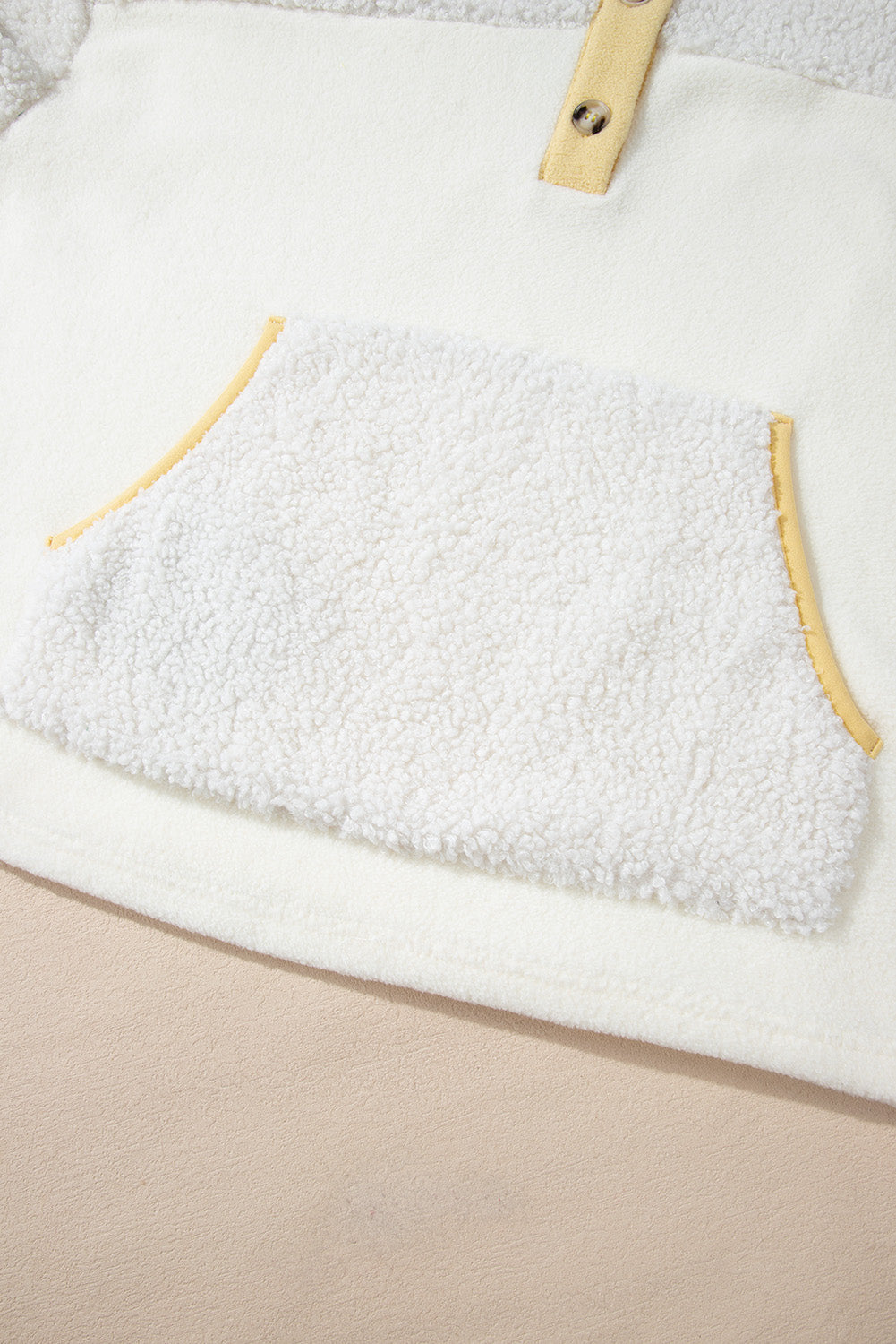 Camila | Fashionable and minimalist winter garment