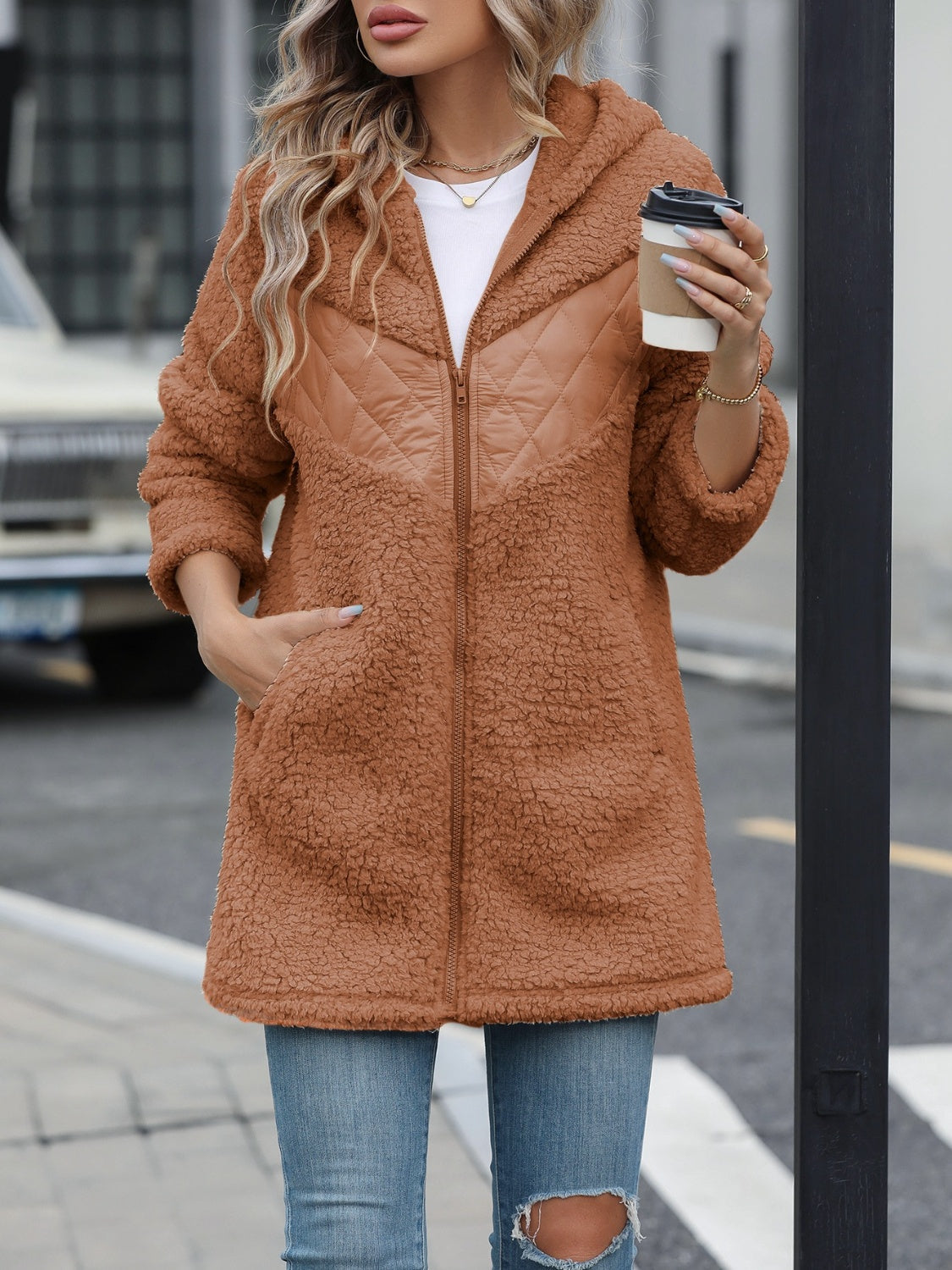 Marianna | Fluffy, long-sleeved hooded jacket with zip fastening