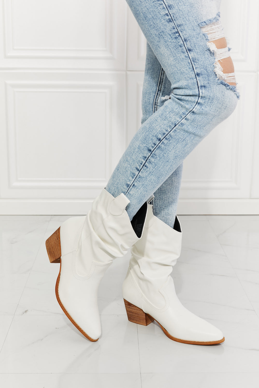 Mila | Timeless and supportive orthopedic boots