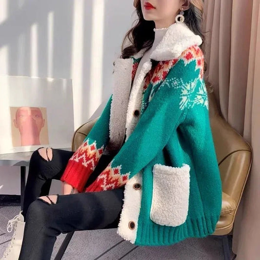 Magda | Warm women's cardigan with fleece lining and Christmas print