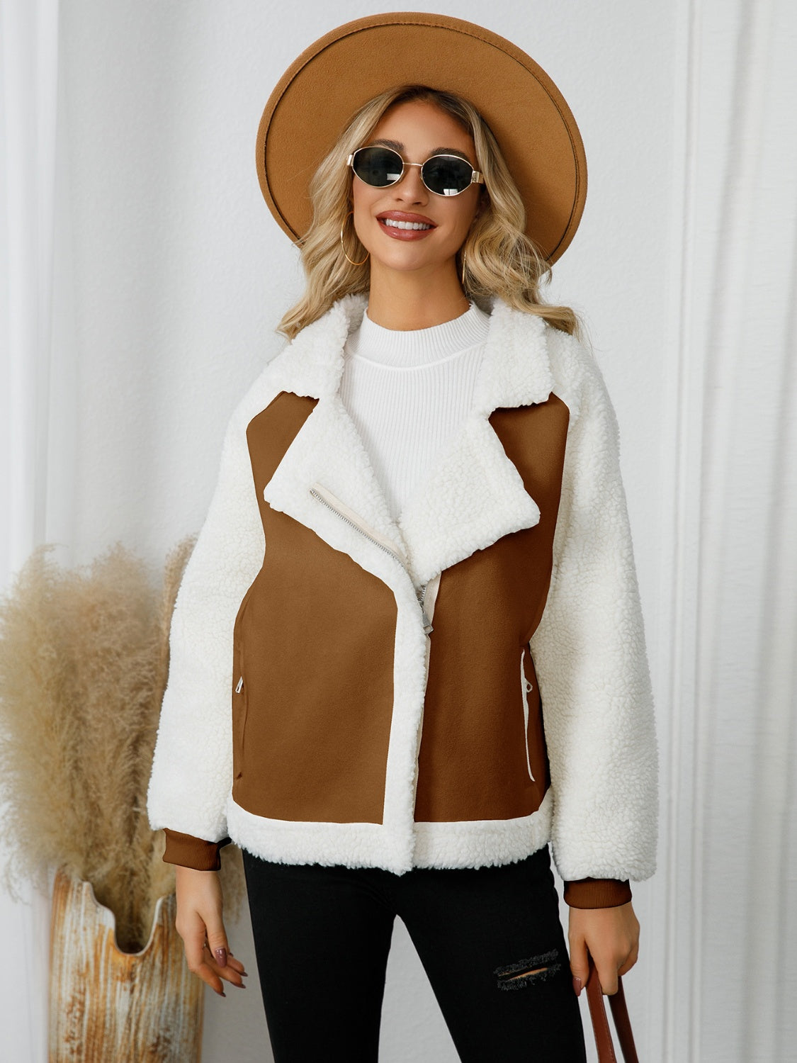 Margrit | Sherpa long sleeve jacket with pockets and zip fastening