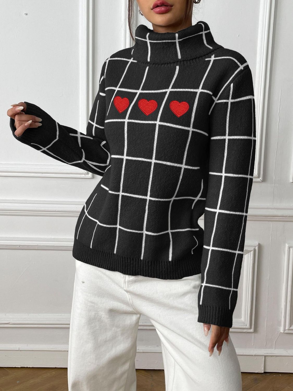 Marianna | Long-sleeved turtleneck sweater with a heart-shaped check pattern