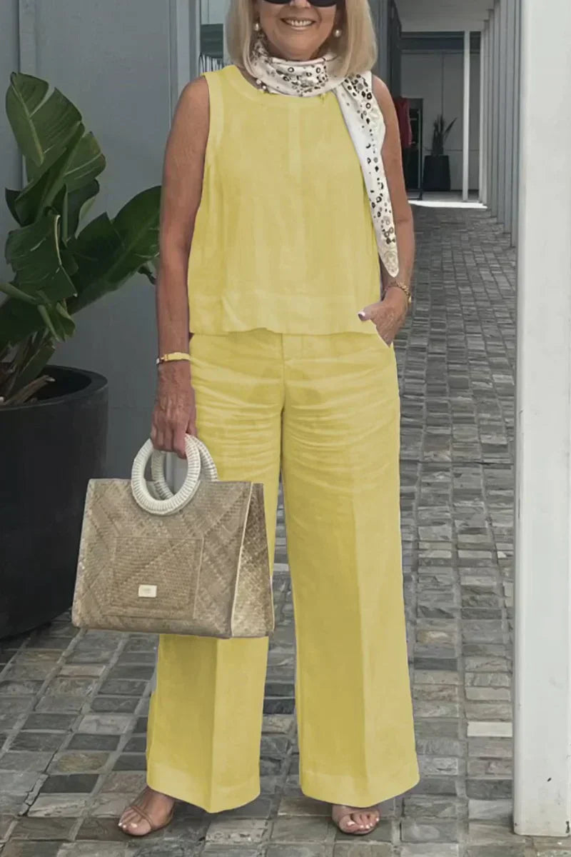 Gloria® | Elegant Sleeveless Outfit