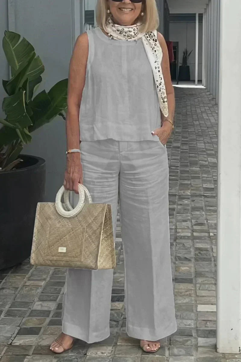 Gloria® | Elegant Sleeveless Outfit