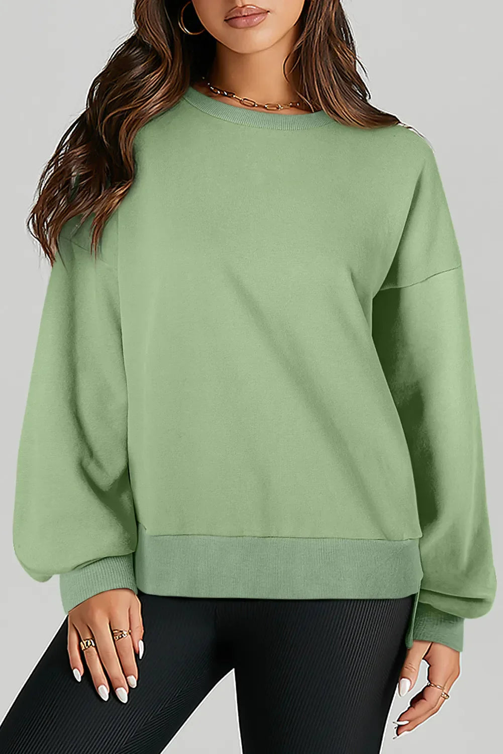 Claudia | Long-sleeved sweatshirt with a high, low crew neck