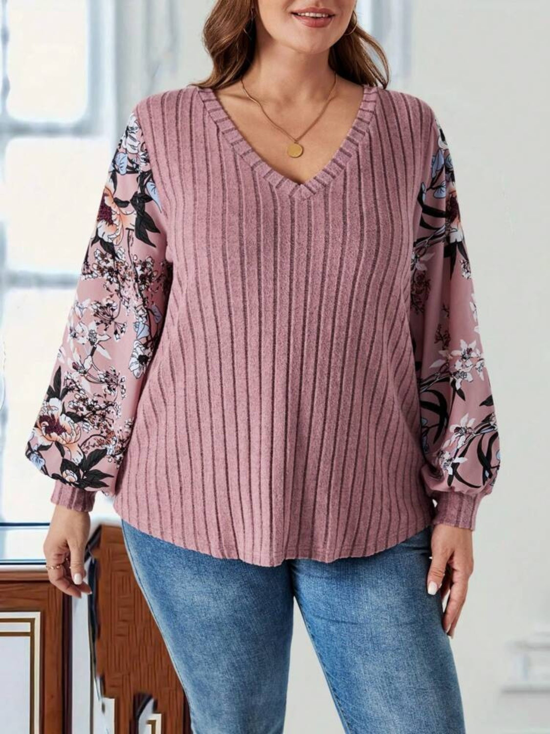 Carolin | Oversized printed long sleeve V-neck t-shirt