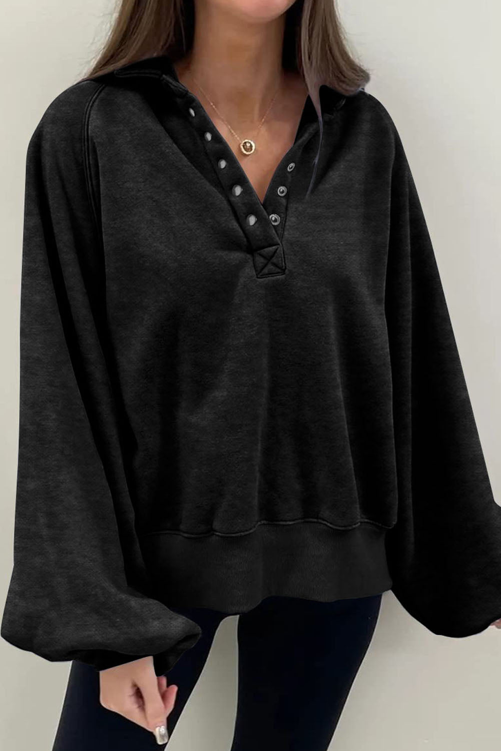 Valeria | Oversized sweatshirt with buttons and balloon sleeves