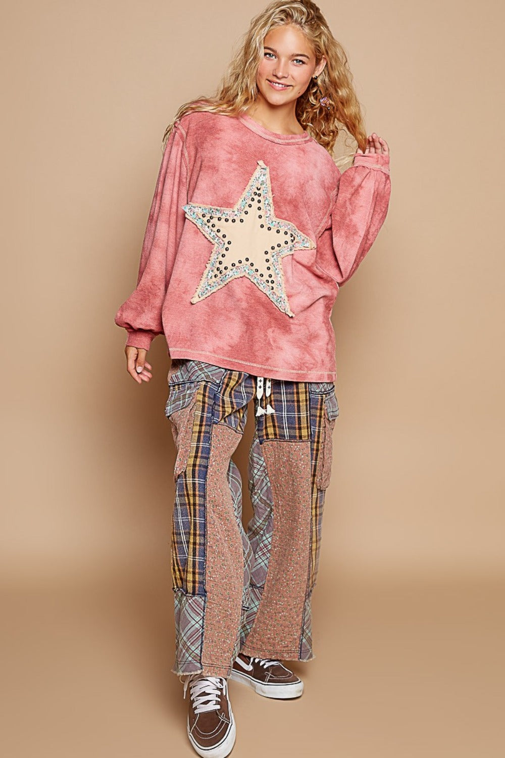 Vanja | Washed star patch with studded top