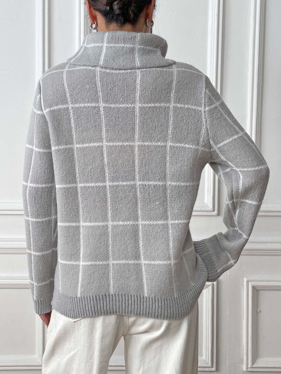 Marianna | Long-sleeved turtleneck sweater with a heart-shaped check pattern