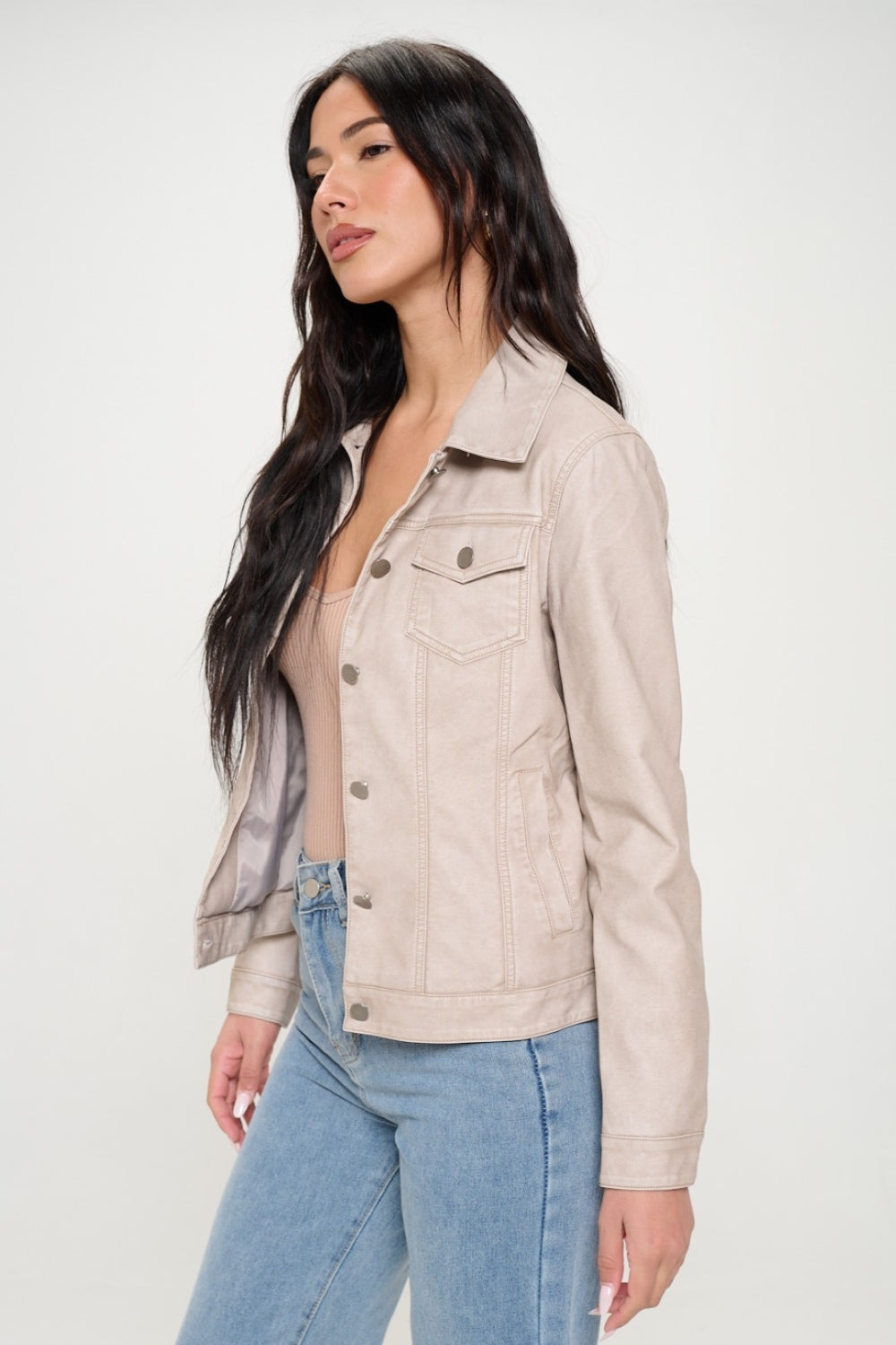 Eva | Button-down cargo jacket made from vegan leather
