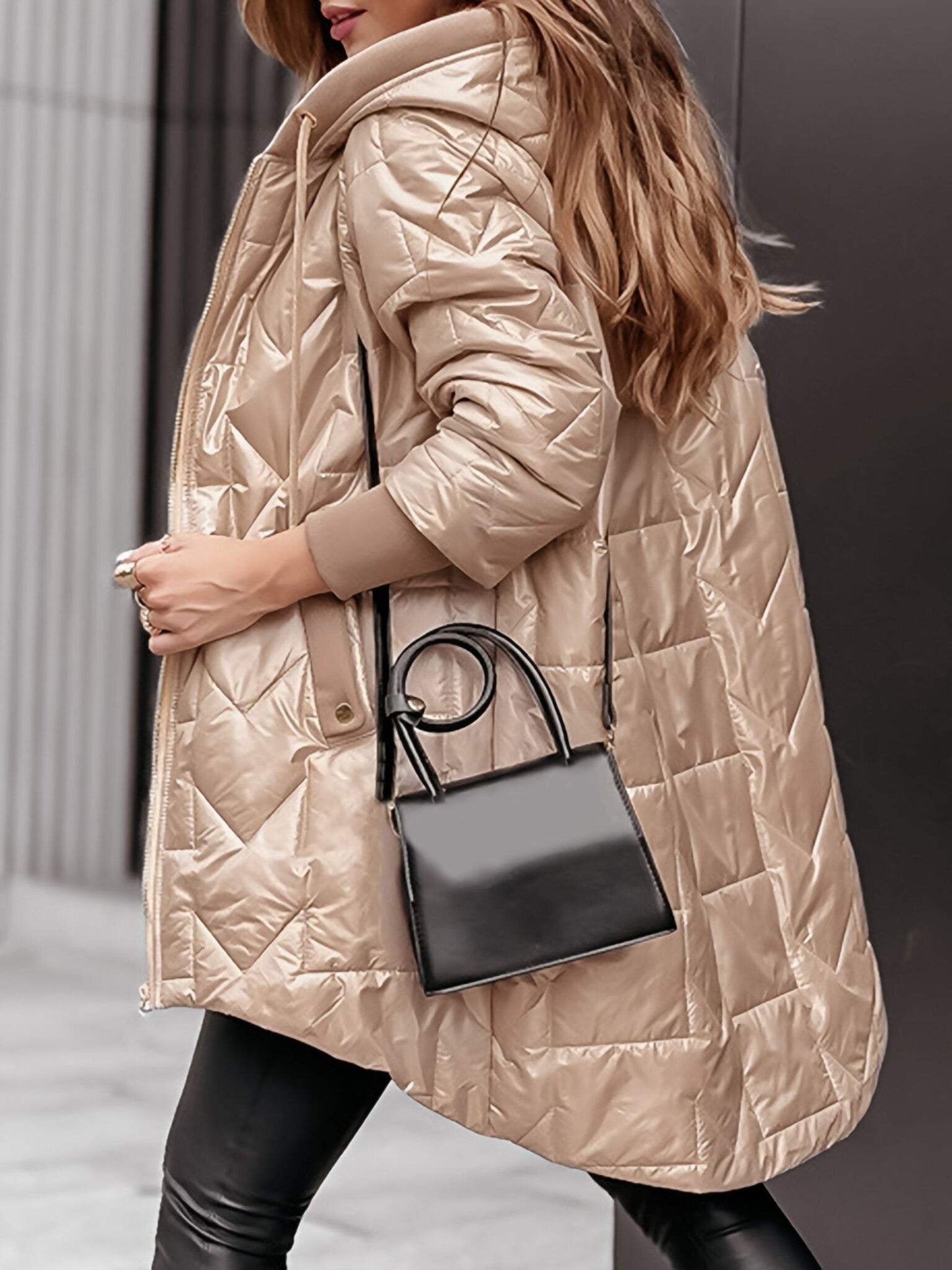 Noemí | Astrid Stylish hooded jacket