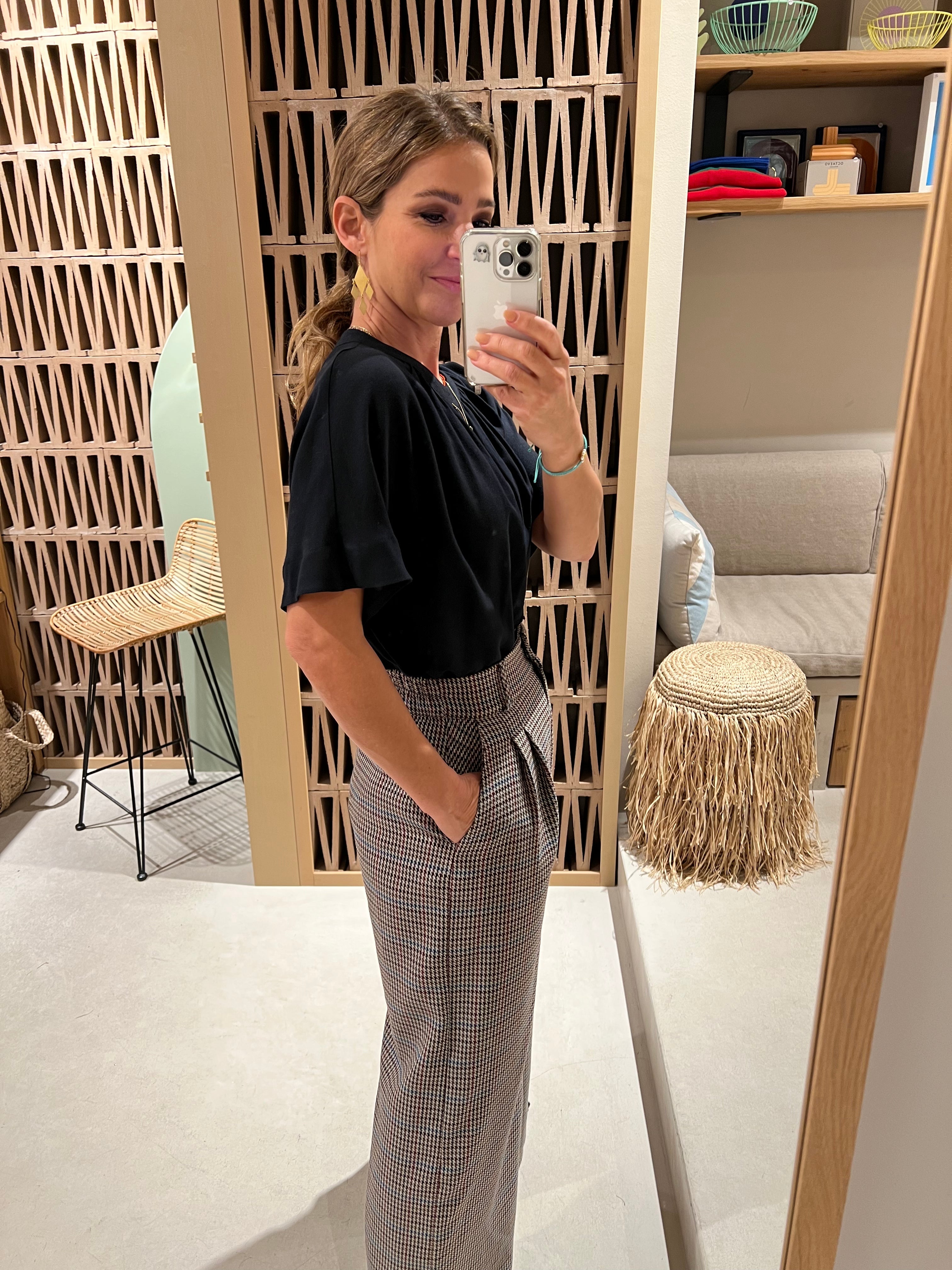 Selected Variant Image