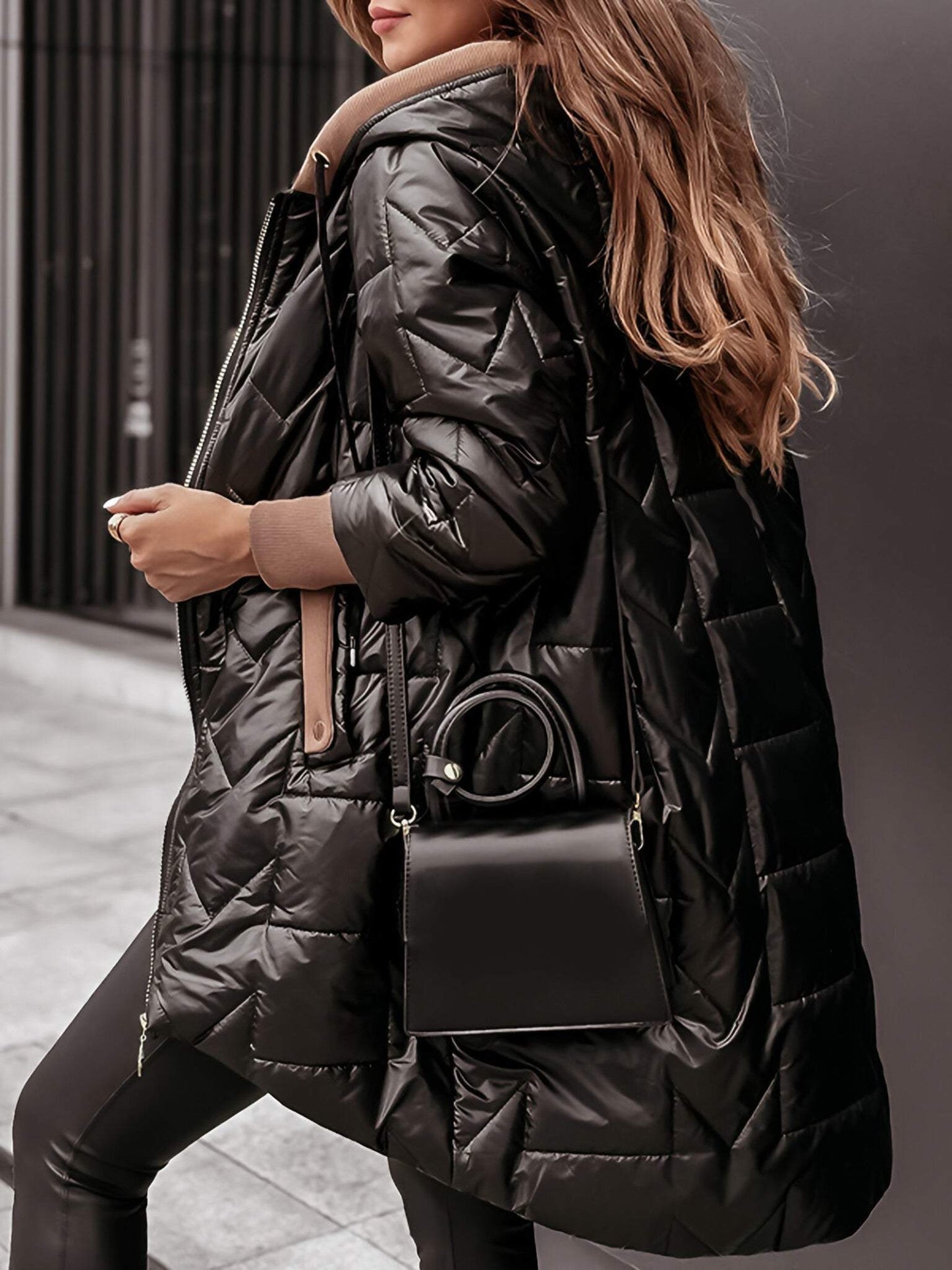 Noemí | Astrid Stylish hooded jacket