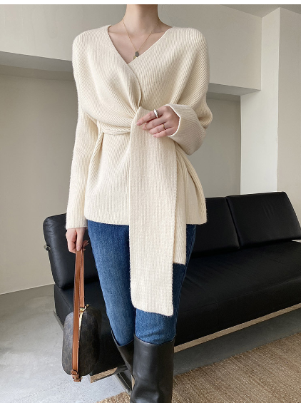 Mariola | Tailored and elegant winter blouse