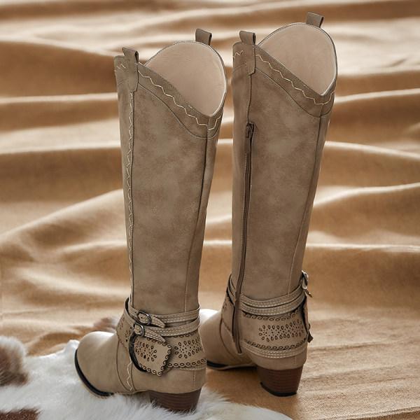 Ofelia | Modern and supportive orthopedic boots.