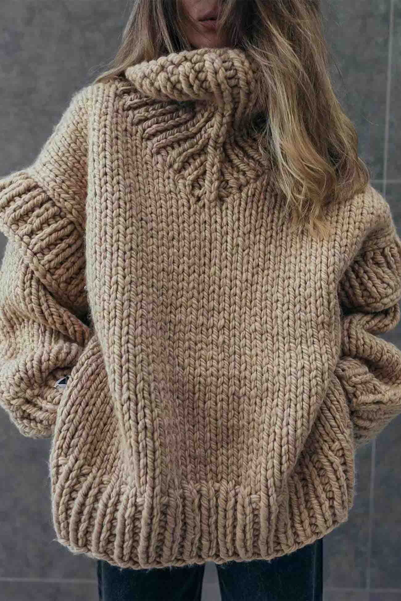Carina | Solid color sweater with long sleeves and a cowl neckline
