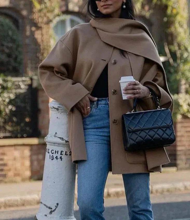 Annemarie | Camel coat with scarf