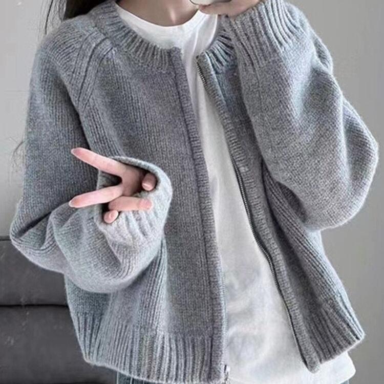 Carina | elegant short knitted sweater for women