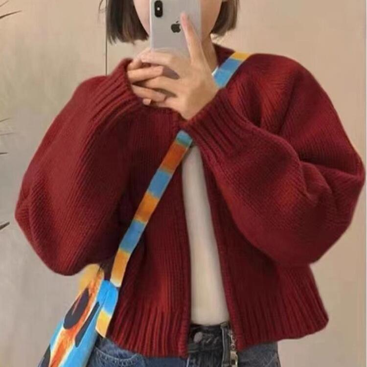 Carina | elegant short knitted sweater for women