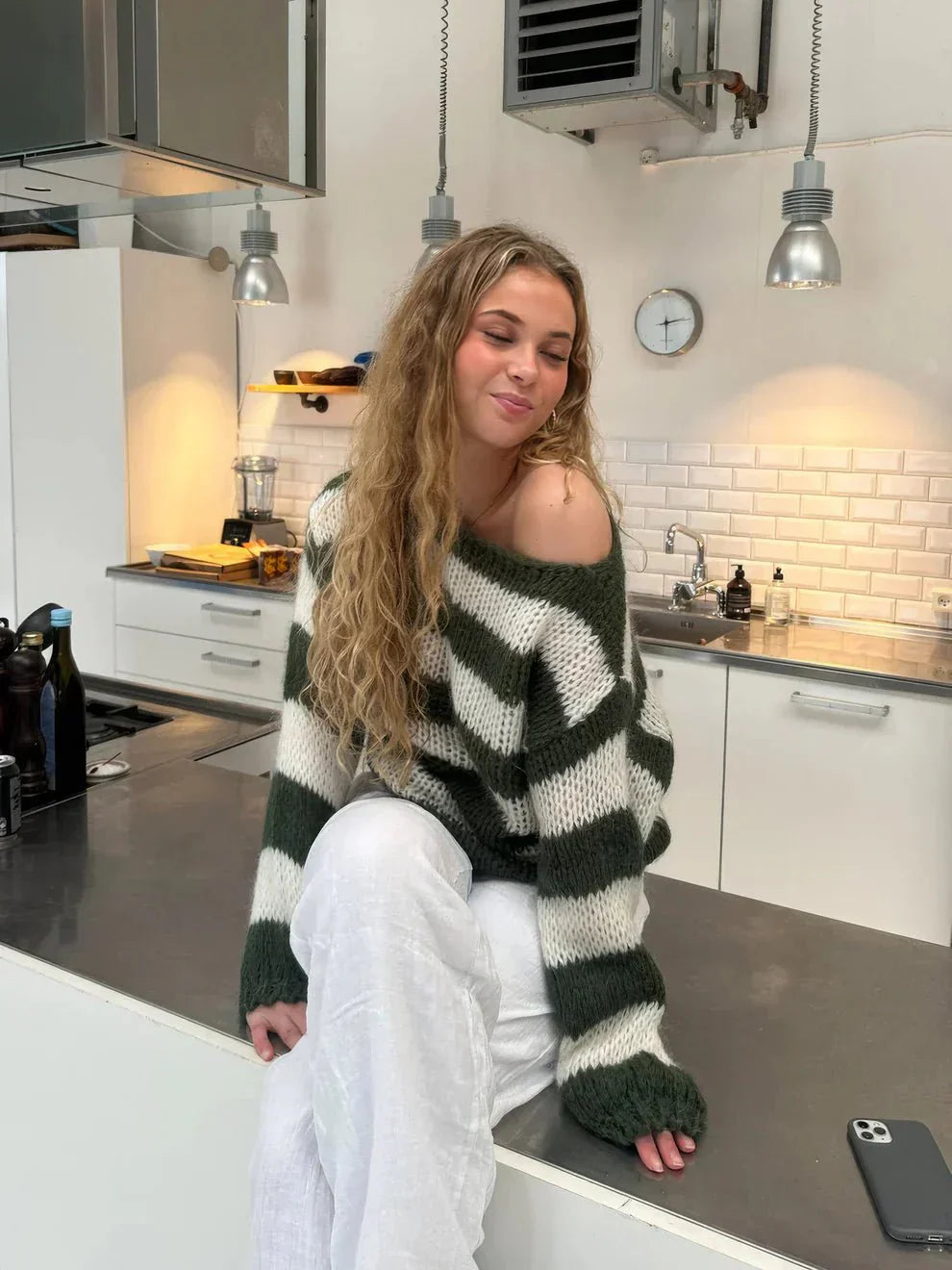 Victoria | STRIPED SWEATER