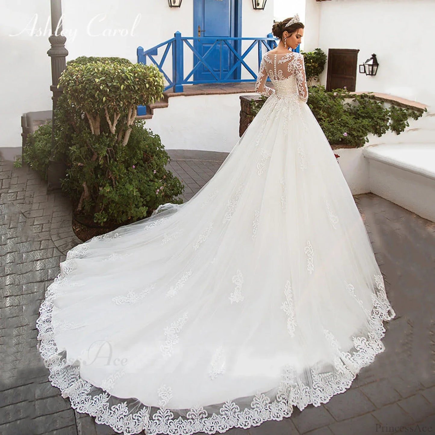 Round Neck Long Sleeve Lace Wedding Dress