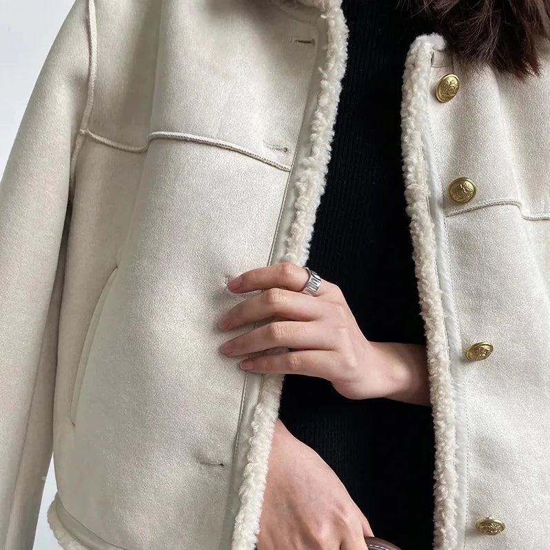 Magdalena | Classic and elegant winter shorts