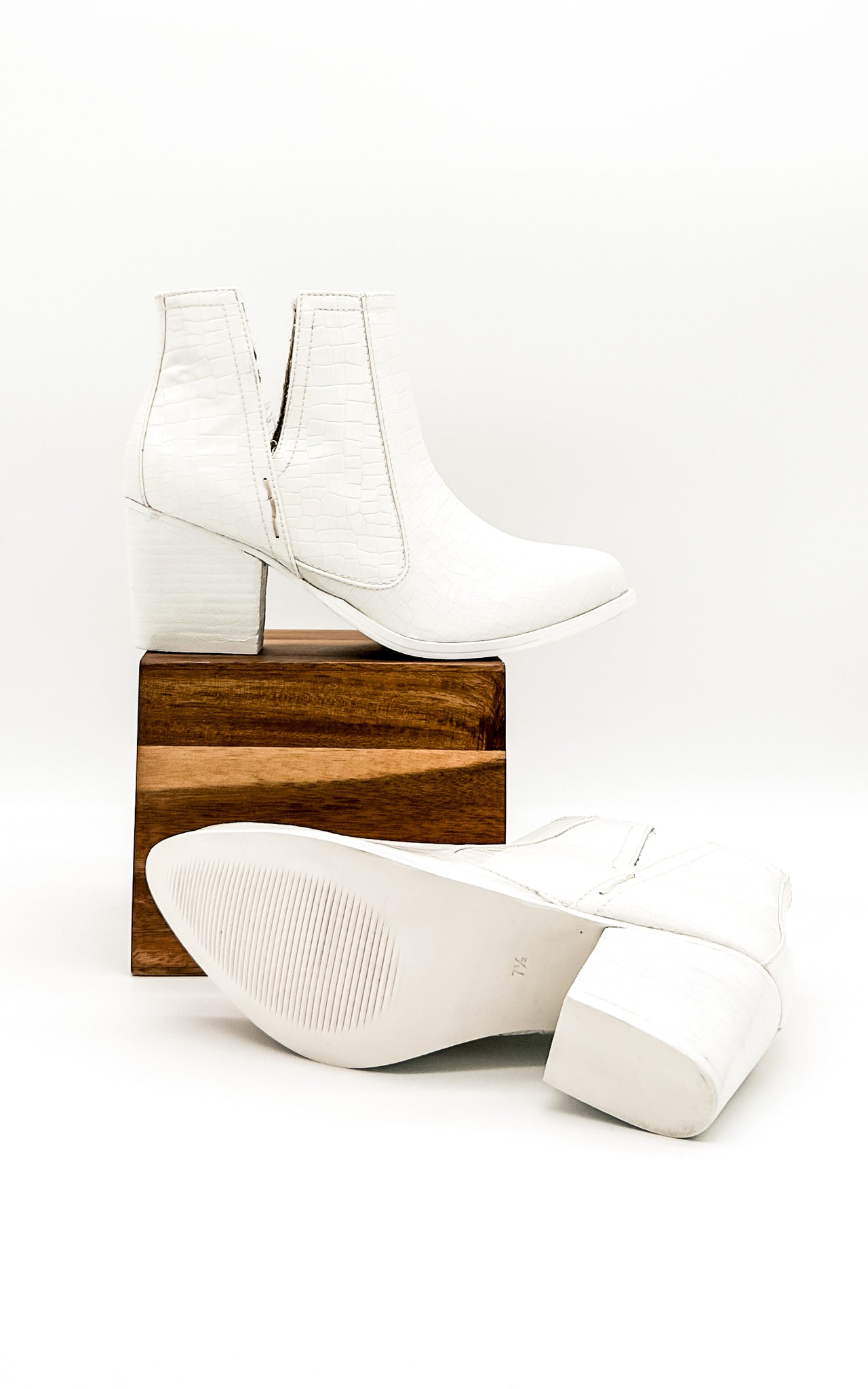 Marion | Ankle boots in white crocodile leather