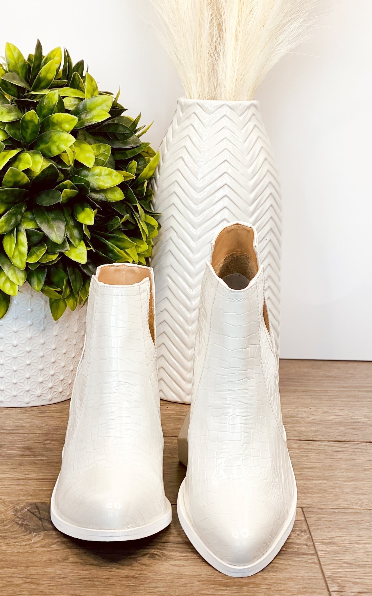 Marion | Ankle boots in white crocodile leather