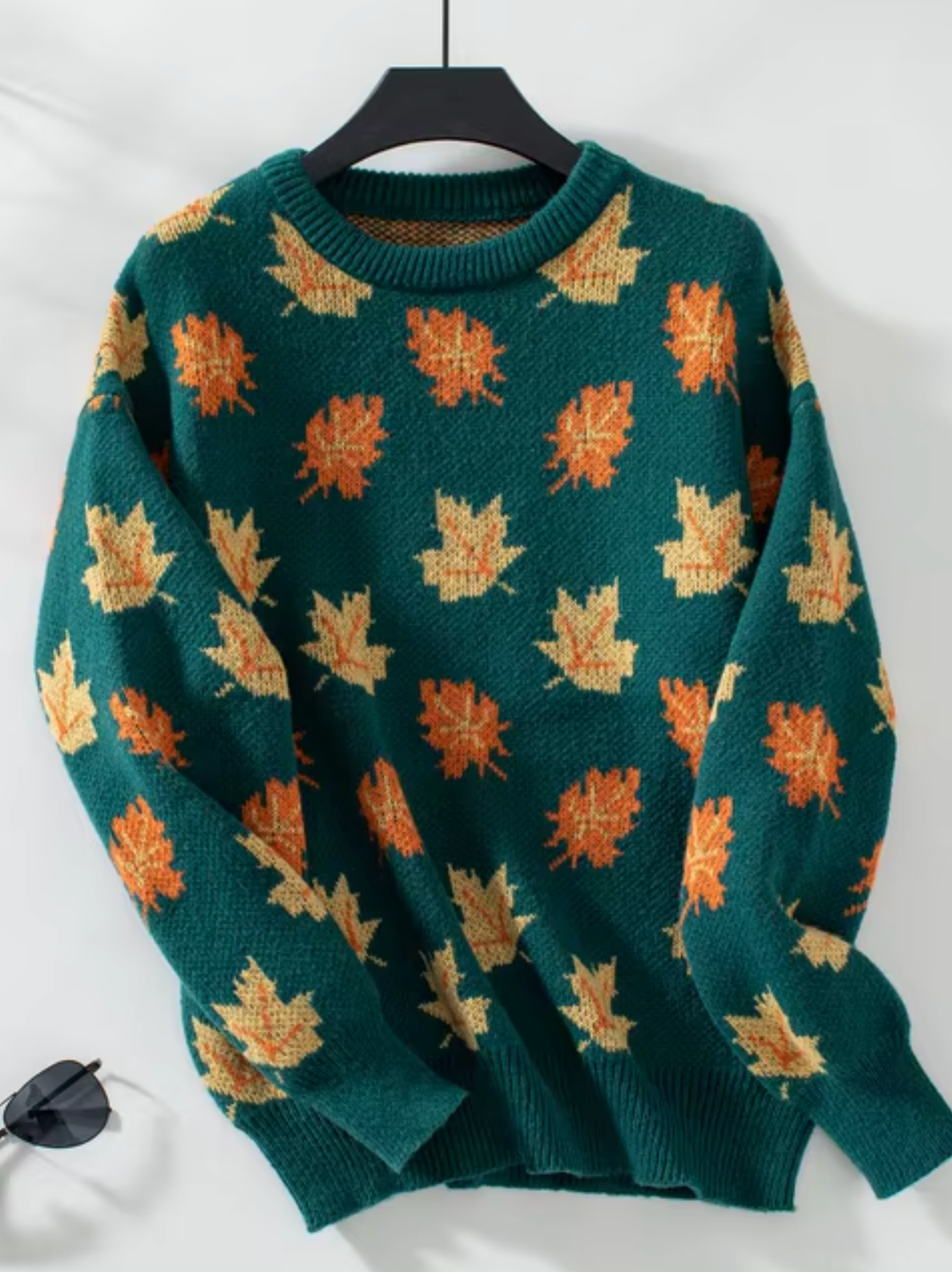 Valentina | Knitted sweater with a maple leaf print