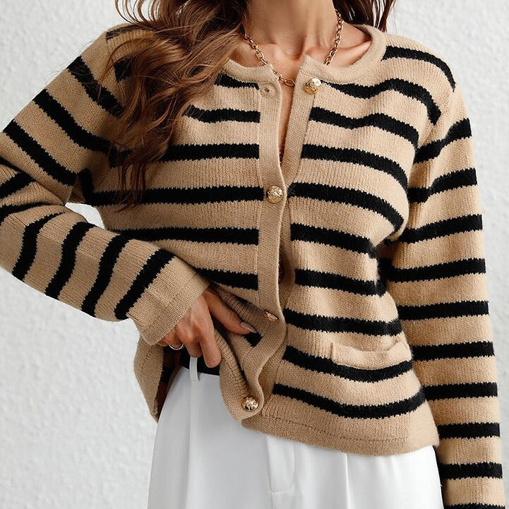 Tania | Effortless and trendy winter sweater